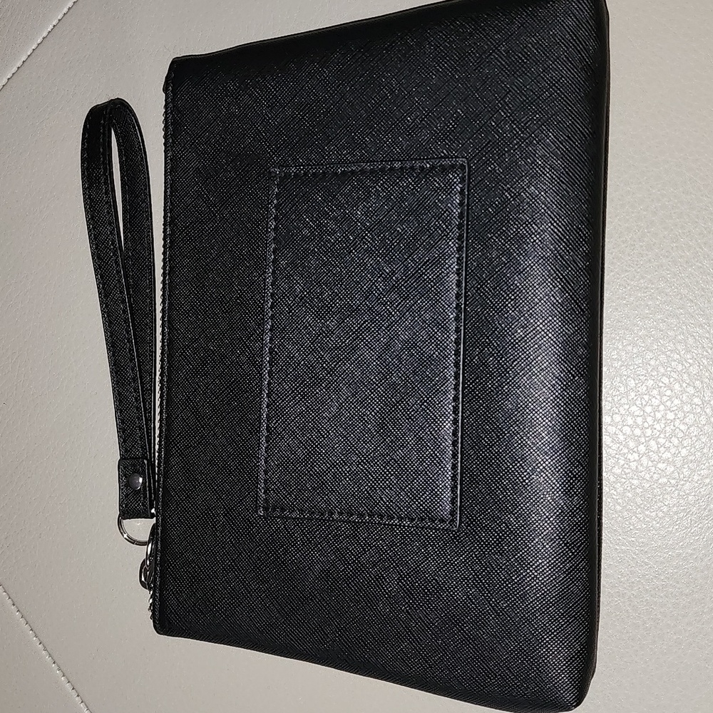 NWOT Pandora Travel Jewelry Organizer and Pouch with a Wristlet Strap, Black - Picture 2 of 8